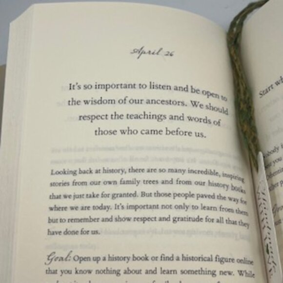 NEW Staying Strong 365 Days A Year Hardback Book By Demi Lovato - Picture 4 of 7